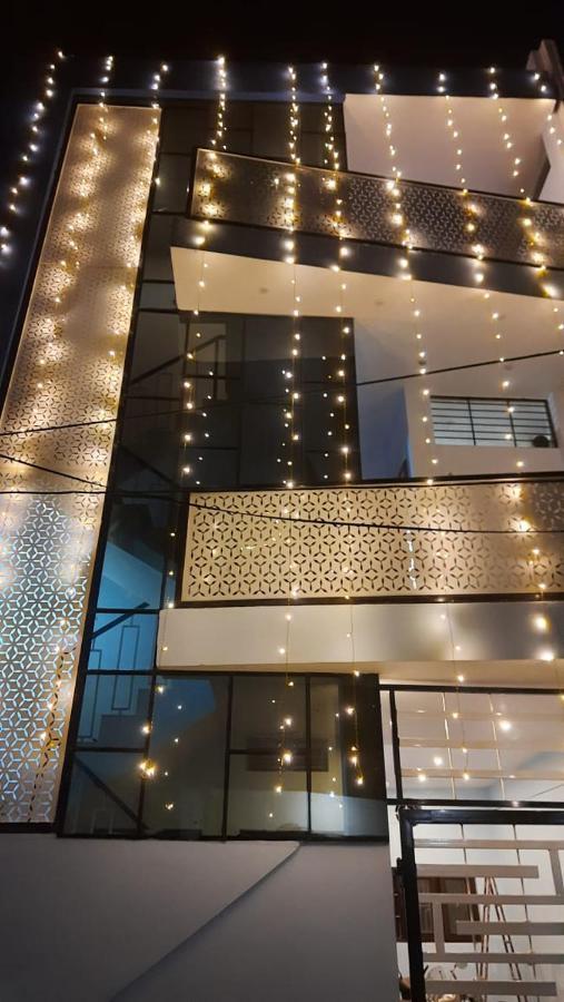 Advaitam Hotel Ujjain Bagian luar foto